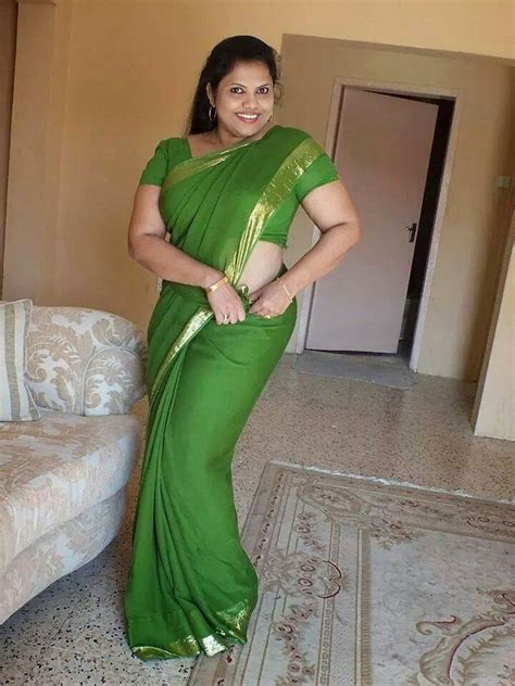 saree aunty nude|saree